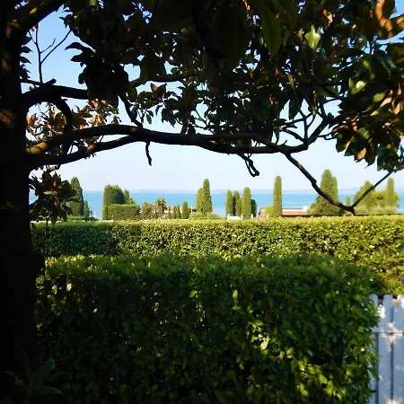 White House Lazise